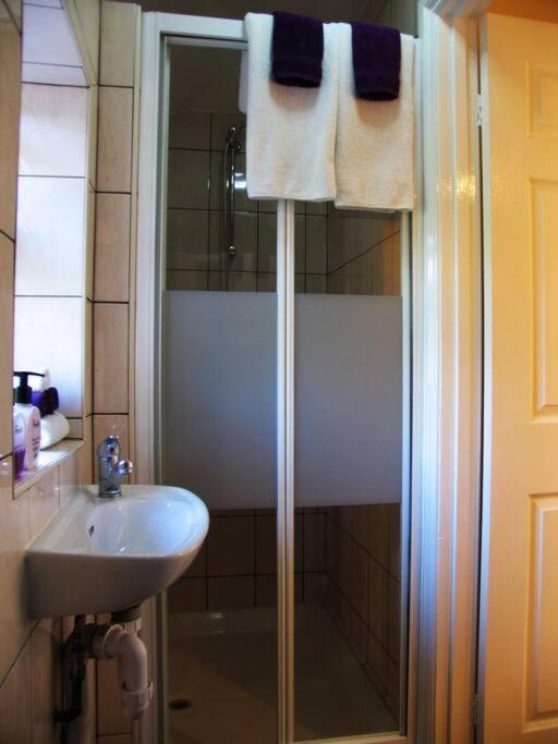 Must See, Quality 1 Bed, Romford, 20 Mins C.London Екстер'єр фото