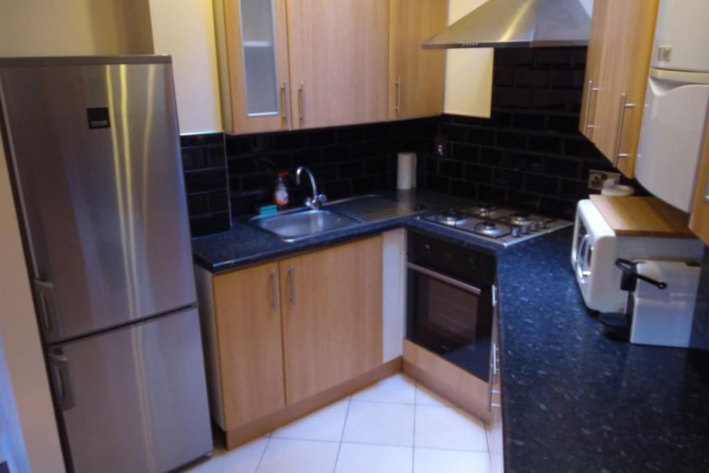 Must See, Quality 1 Bed, Romford, 20 Mins C.London Екстер'єр фото