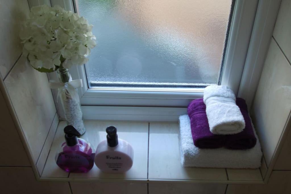 Must See, Quality 1 Bed, Romford, 20 Mins C.London Екстер'єр фото