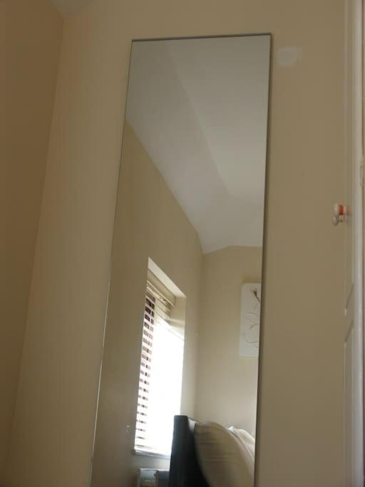 Must See, Quality 1 Bed, Romford, 20 Mins C.London Екстер'єр фото
